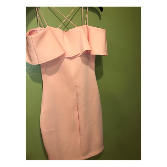 Guess peach color dress - Picture 2 of 3